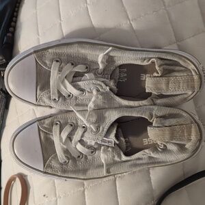 Light grey converse